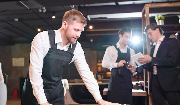 How Challenges with Restaurant Labor and Scheduling Can Slow Growth